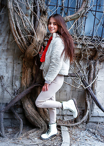 Pretty girl with beautiful eys and hair