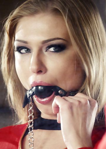 Tantalizing coquette puts nipple clamps on and plays with her swollen clit