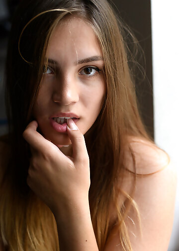 Harissa Berry in the Studio Nudio