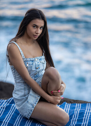 Vanessa Alessia in the Surfside Stare - photo preview 01