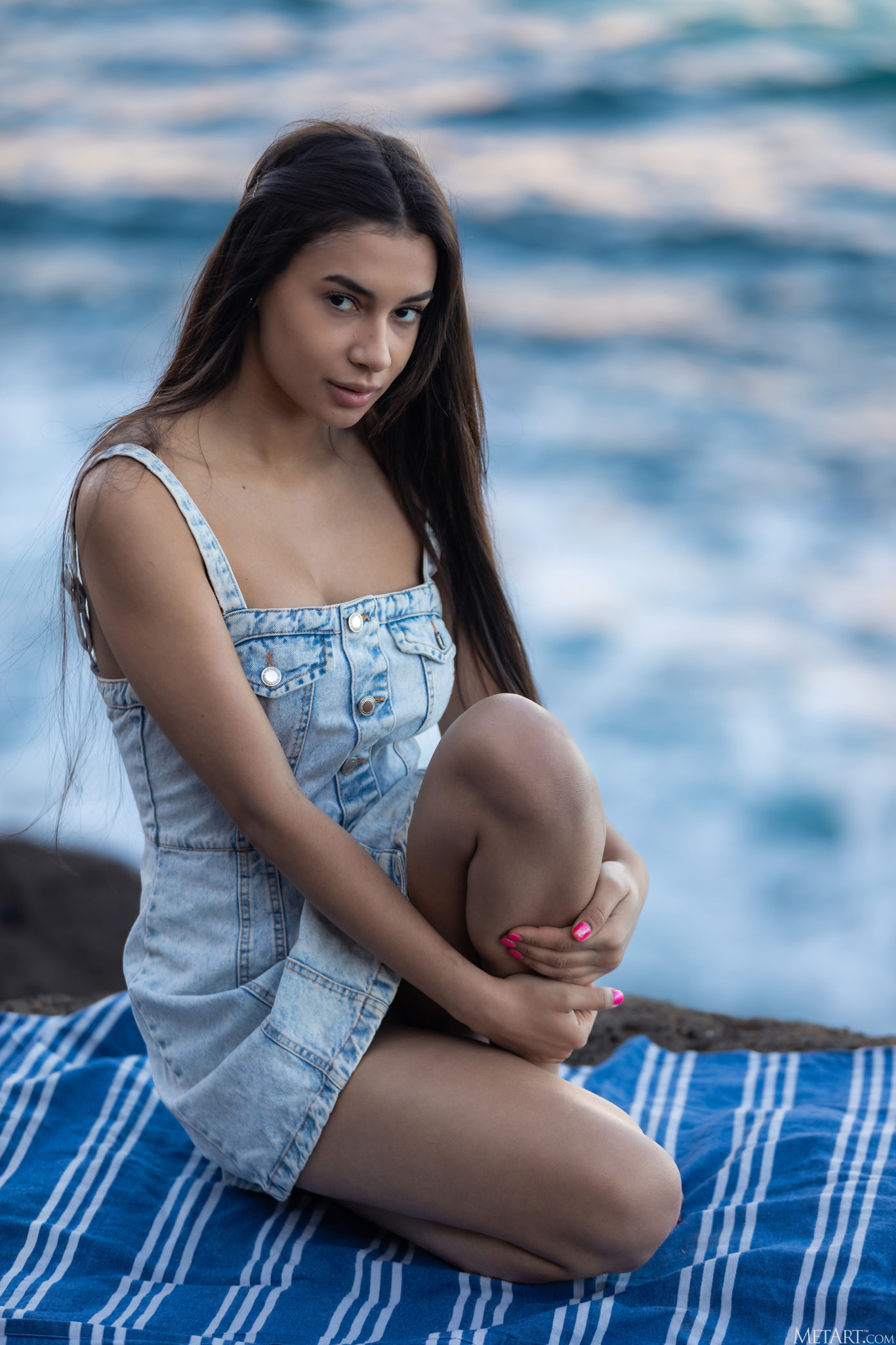Vanessa Alessia in the Surfside Stare - full photo 01
