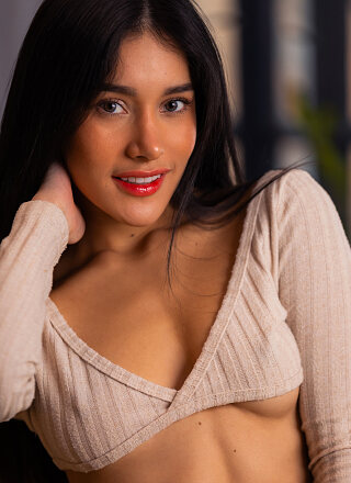 Carolina Guerrero in the Pout Perfect - photo preview 01